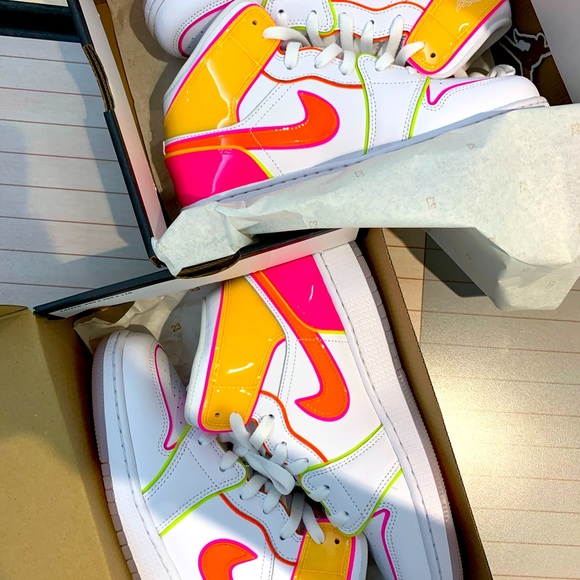 Air Jordan Mid Se Gs Edge Glow 